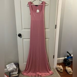 Pink maternity photoshoot gown